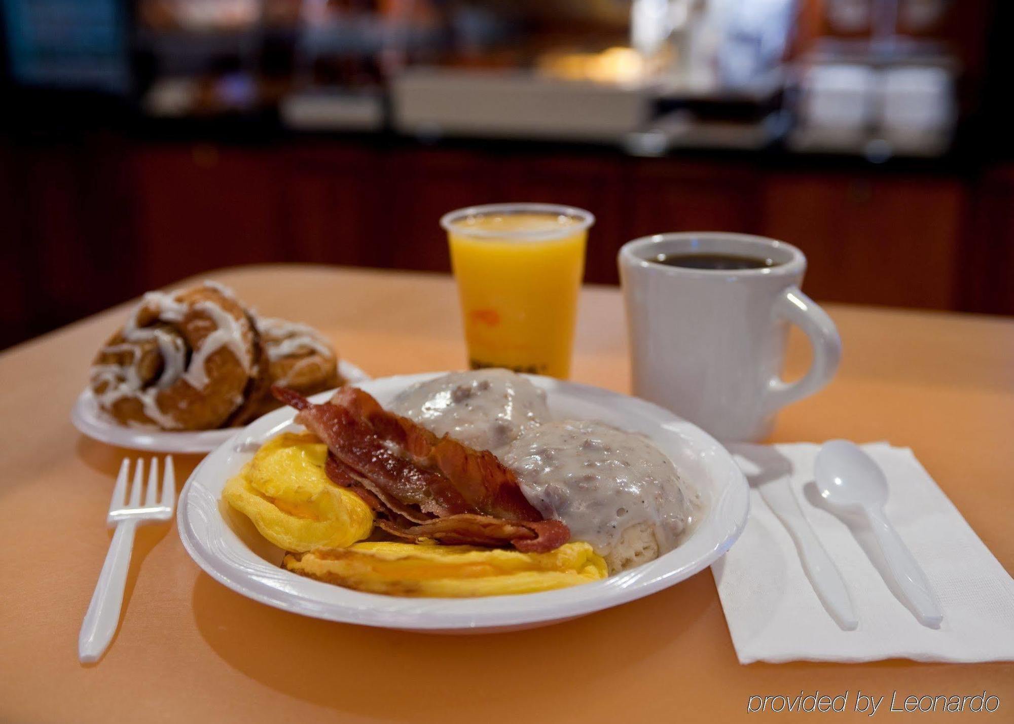 Holiday Inn Express San Diego South - National City By Ihg Restaurant photo